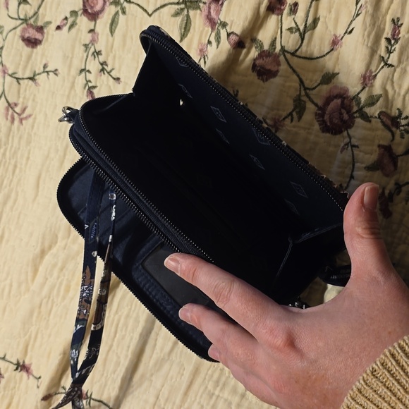 Vera Bradley RFID All In One Crossbody Bag Java Navy Camo - Picture 4 of 5